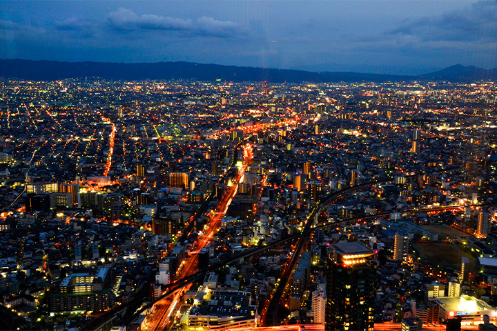 A magnificent view of Osaka from Harukas300 at Abeno Harukas