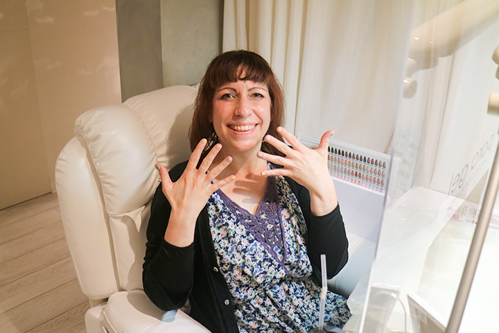 Orsolya’s first nail art experience in Japan at ANNE Higashi Shinsaibashi