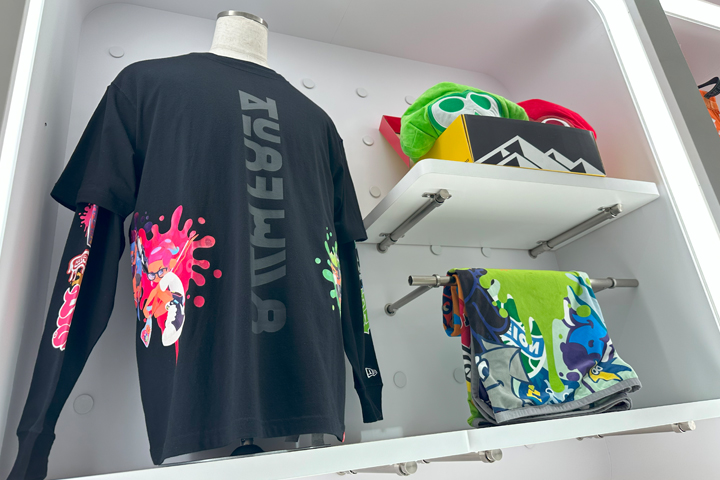 Nintendo OSAKA： SQUID or OCTO Splatoon의 검은색 티셔츠