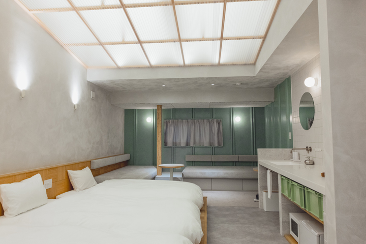 セカイホテル大阪布施「No.10 DOORS」客室