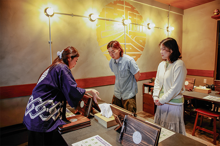 大阪日本橋的DARUMA CLUB店內