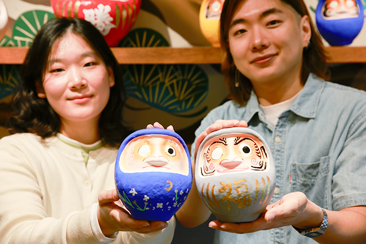 拿著完成的達摩拍紀念照