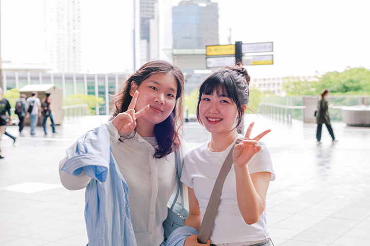 大阪梅田のアトリウム広場